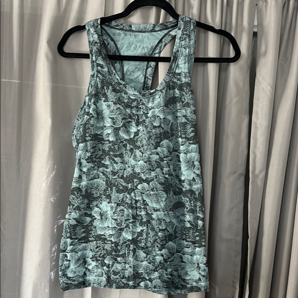 Lululemon Floral Print Tank Top - Blue
